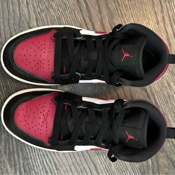 Air Jordan 1 Mid Youth 1 - Picture 4 of 5